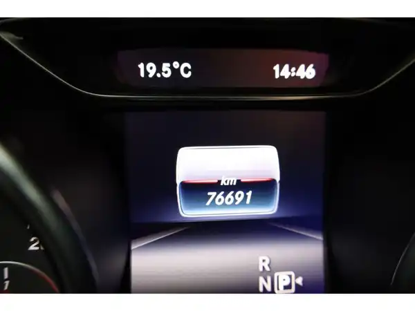 MERCEDES-BENZ CLA 200 (11/23)