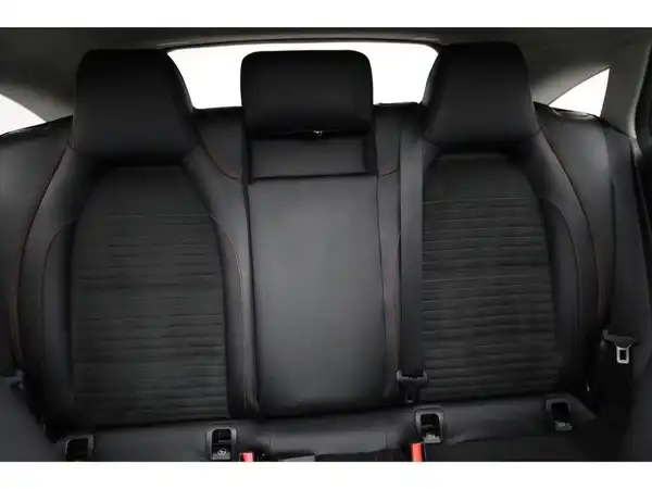 MERCEDES-BENZ CLA 200 (20/23)