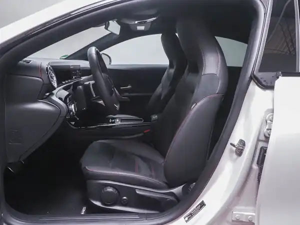 MERCEDES-BENZ CLA 200 (6/10)
