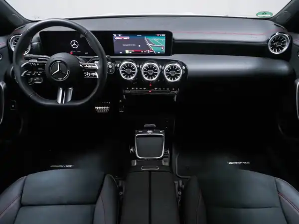 MERCEDES-BENZ CLA 200 (9/10)