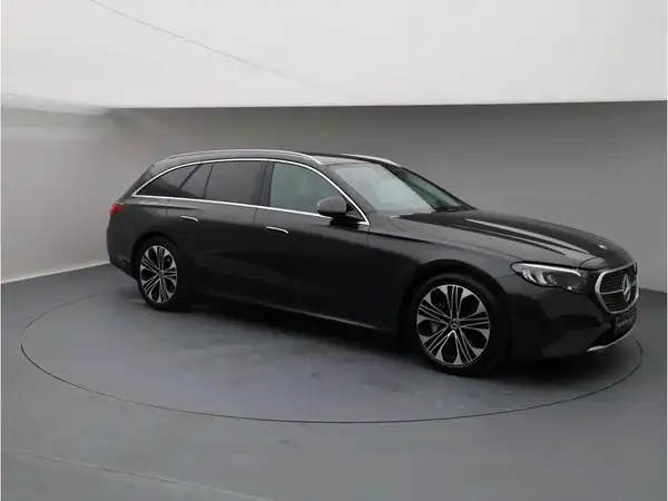 MERCEDES-BENZ E 300 (8/23)