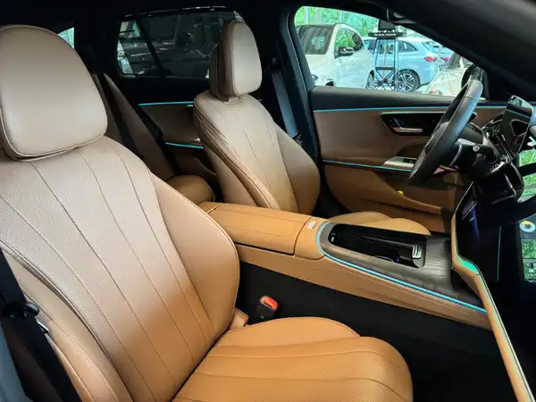 MERCEDES-BENZ E 200 (11/20)