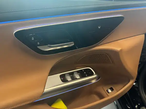 MERCEDES-BENZ E 200 (14/20)