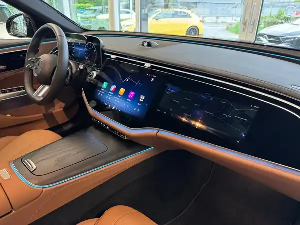 MERCEDES-BENZ E 200 (15/20)