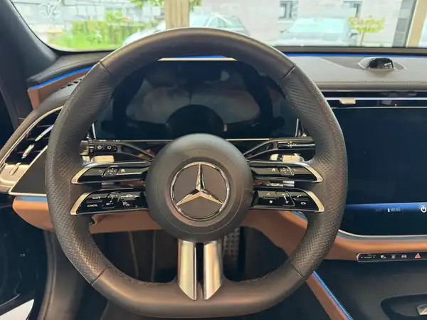 MERCEDES-BENZ E 200 (16/20)