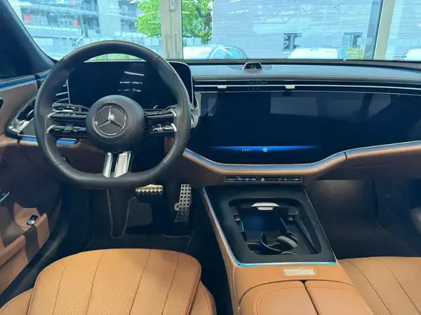 MERCEDES-BENZ E 200 (17/20)