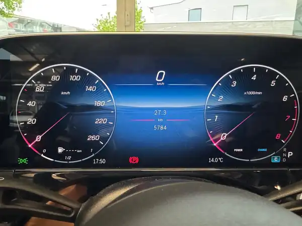 MERCEDES-BENZ E 200 (18/20)