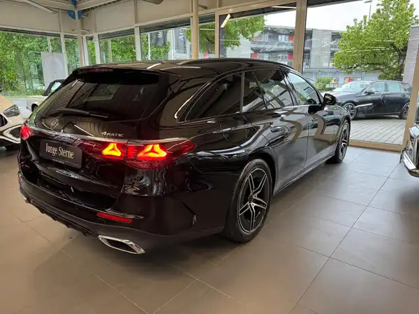 MERCEDES-BENZ E 200 (4/20)