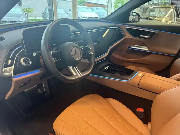 MERCEDES-BENZ E 200 (6/20)