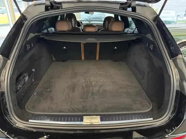 MERCEDES-BENZ E 200 (9/20)