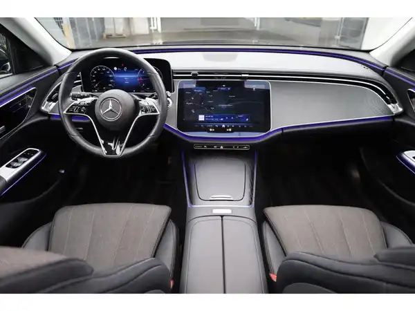 MERCEDES-BENZ E 220 (13/26)