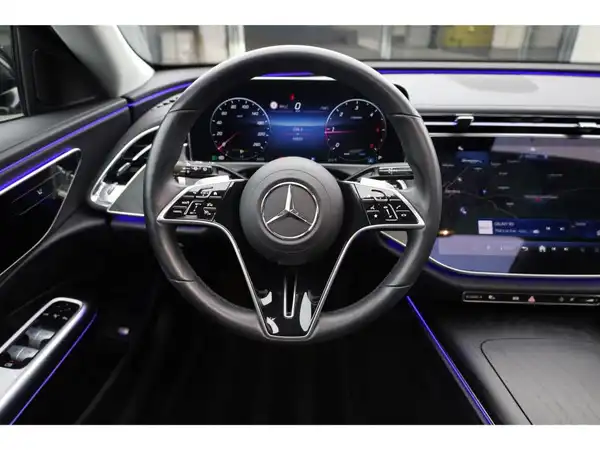 MERCEDES-BENZ E 220 (14/26)