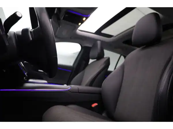 MERCEDES-BENZ E 220 (23/26)