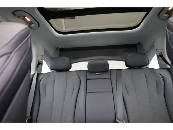 MERCEDES-BENZ E 220 (24/26)