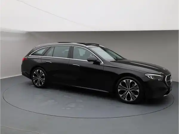 MERCEDES-BENZ E 220 (7/26)