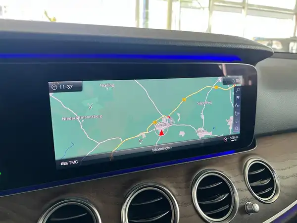 MERCEDES-BENZ E 400 (19/24)