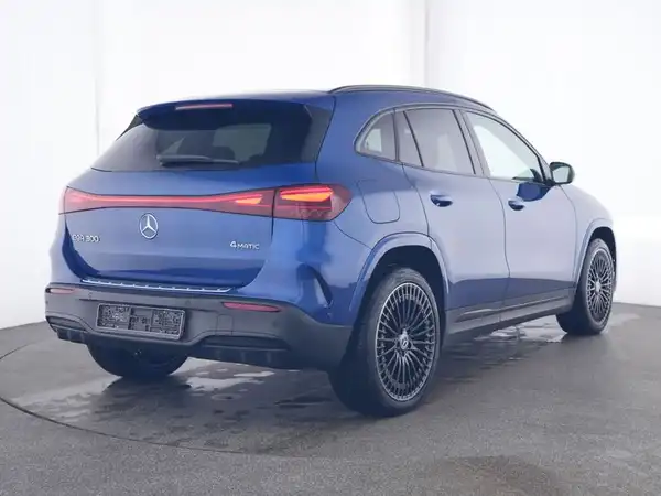 MERCEDES-BENZ EQA (3/10)