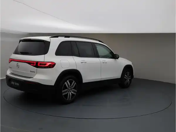 MERCEDES-BENZ EQB (6/10)