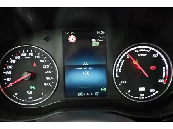 MERCEDES-BENZ EQT (17/25)