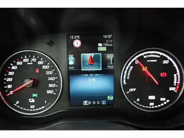 MERCEDES-BENZ EQT (18/25)