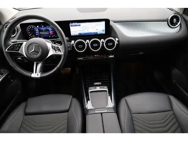 MERCEDES-BENZ GLA 220 (14/24)