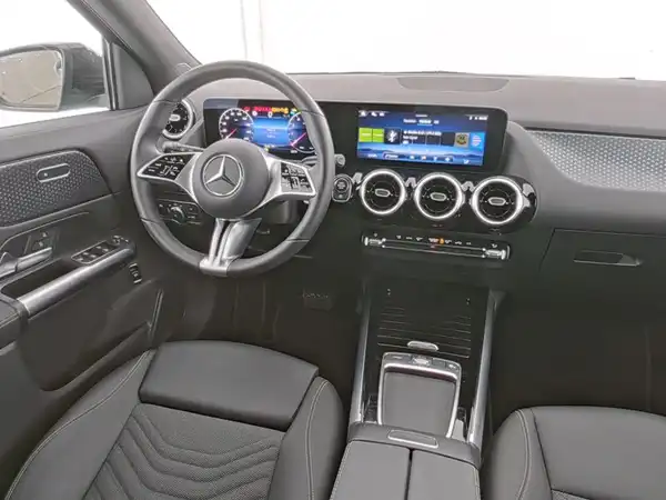 MERCEDES-BENZ GLA 220 (6/9)