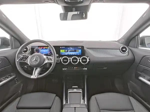 MERCEDES-BENZ GLA 220 (7/9)