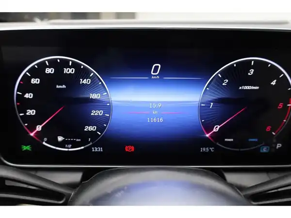 MERCEDES-BENZ GLC (16/28)