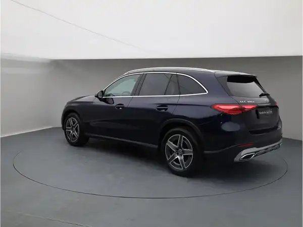 MERCEDES-BENZ GLC (4/28)