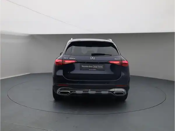 MERCEDES-BENZ GLC (5/28)