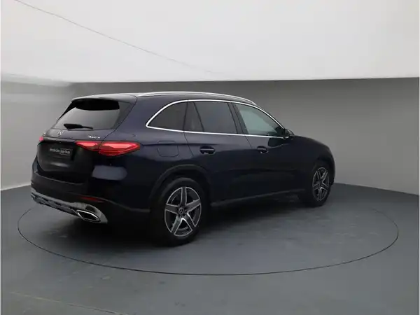 MERCEDES-BENZ GLC (6/28)