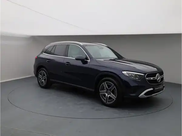MERCEDES-BENZ GLC (8/28)
