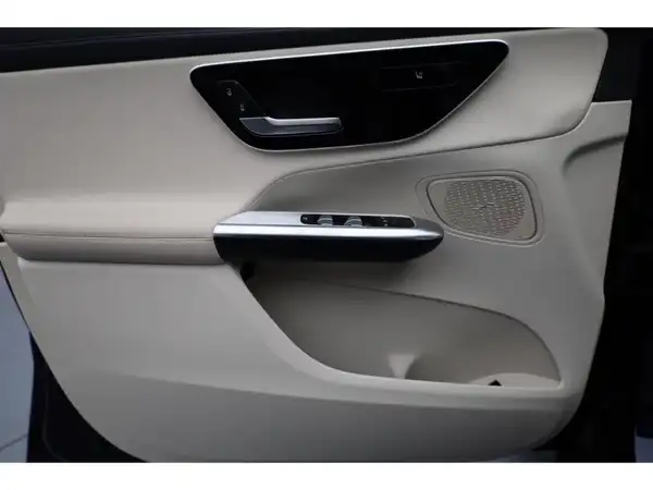 MERCEDES-BENZ GLC (10/28)