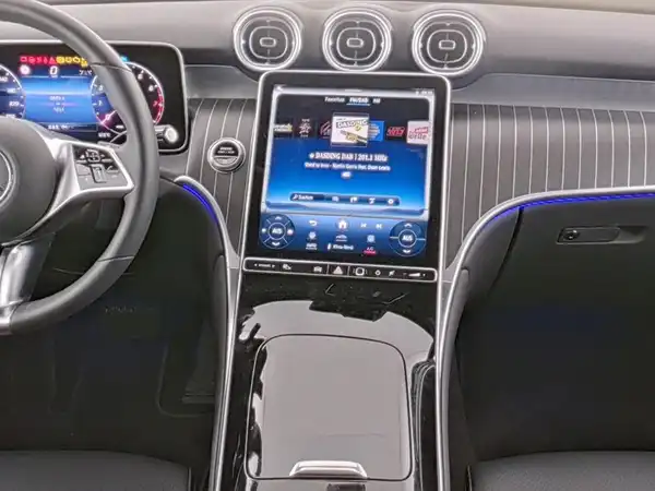 MERCEDES-BENZ GLC (6/10)