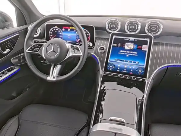MERCEDES-BENZ GLC (7/10)