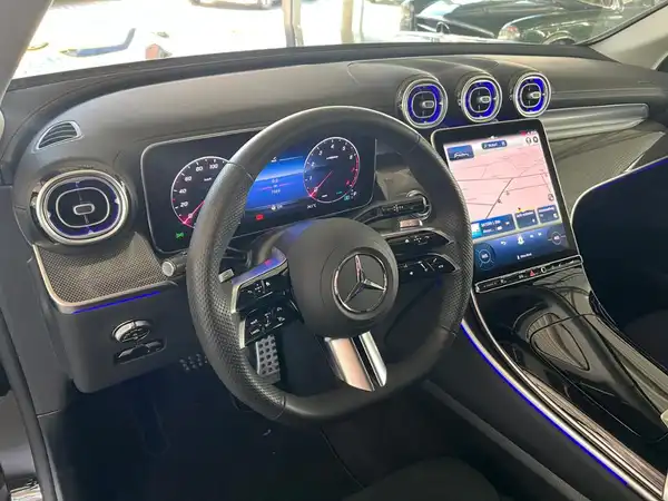 MERCEDES-BENZ GLC (15/27)