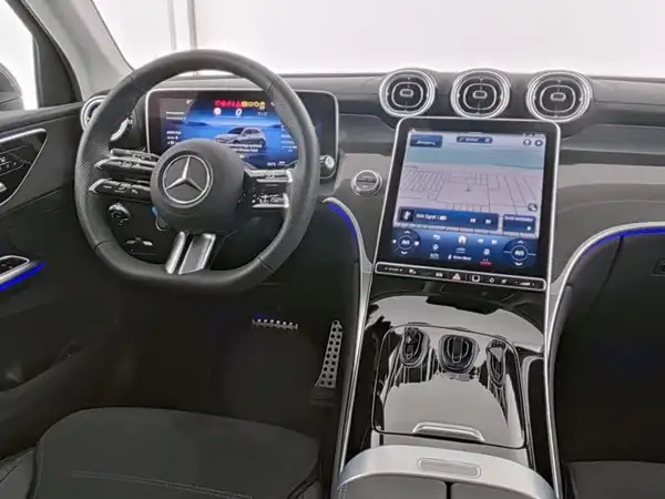 MERCEDES-BENZ GLC (7/10)
