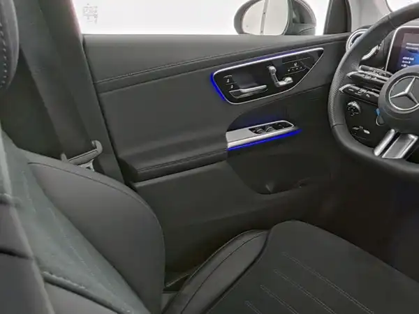 MERCEDES-BENZ GLC (10/10)