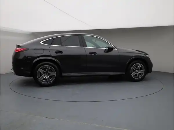 MERCEDES-BENZ GLC (7/29)