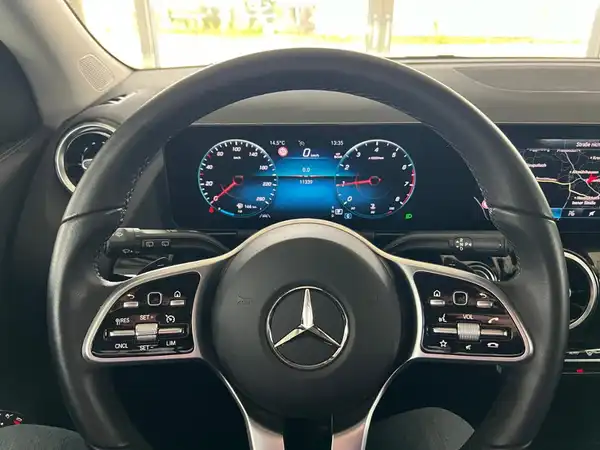 MERCEDES-BENZ GLA 200 (22/22)