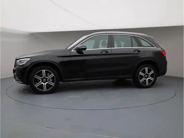 MERCEDES-BENZ GLC (2/25)