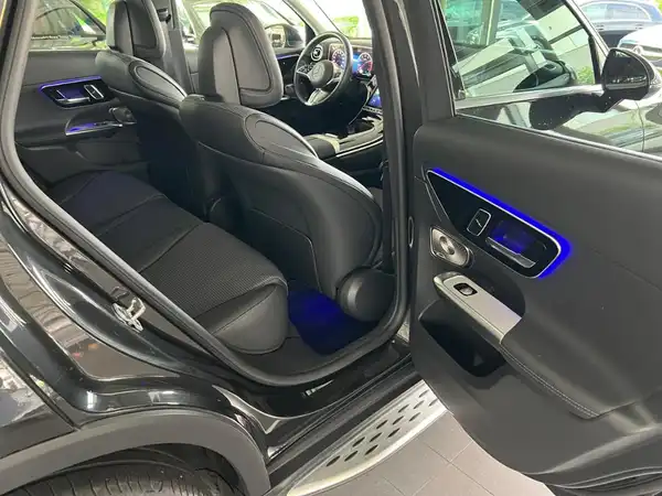 MERCEDES-BENZ GLC (12/27)