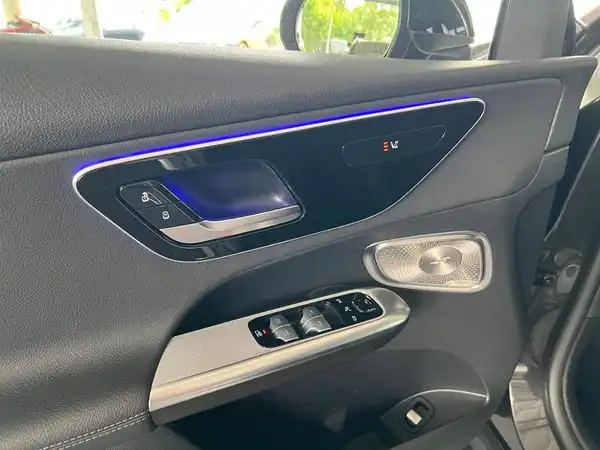 MERCEDES-BENZ GLC (14/27)