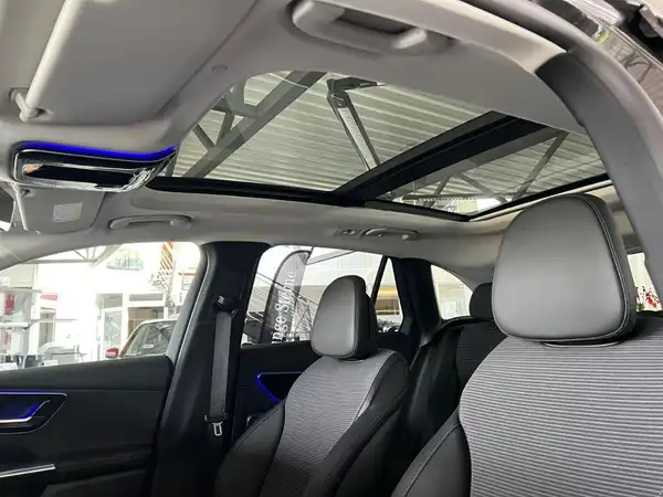 MERCEDES-BENZ GLC (17/27)
