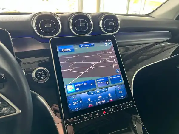 MERCEDES-BENZ GLC (19/27)