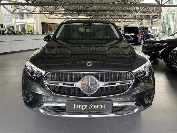 MERCEDES-BENZ GLC (3/27)