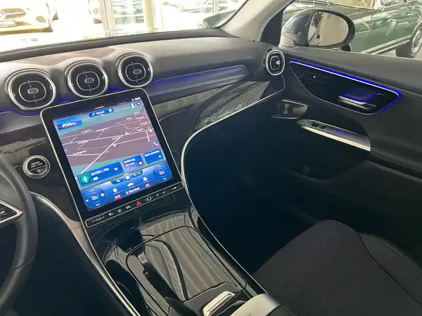 MERCEDES-BENZ GLC (21/27)