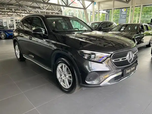MERCEDES-BENZ GLC (4/27)