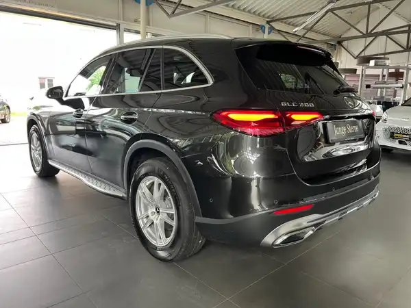 MERCEDES-BENZ GLC (8/27)
