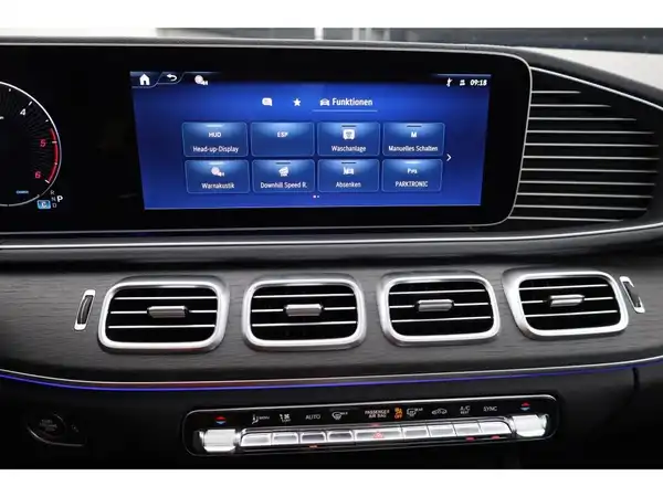 MERCEDES-BENZ GLS (22/30)
